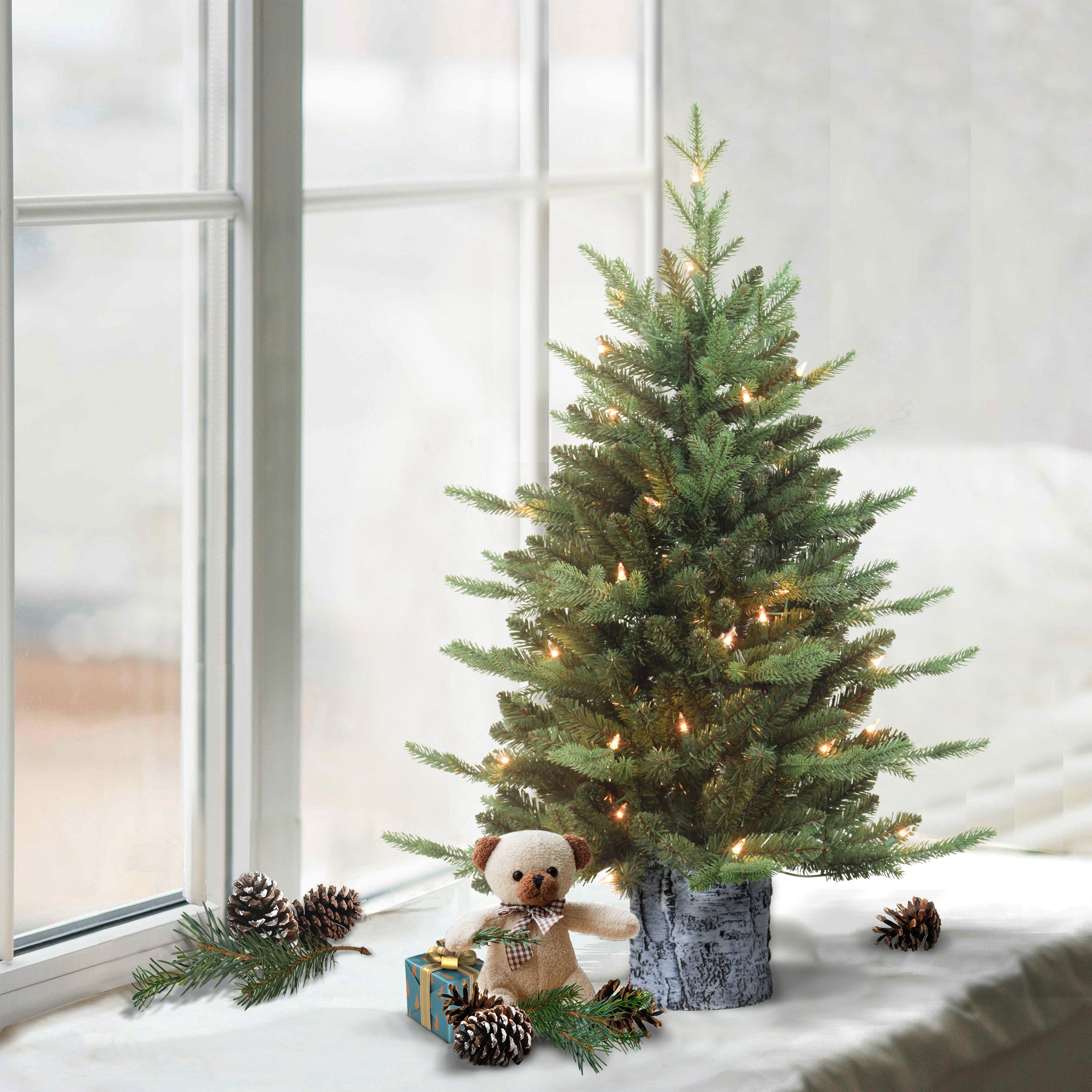 3ft Pre-Lit Potted Christmas Tree
